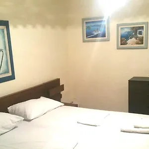 https://communist-style-apartment.hotels-in-tirana.com